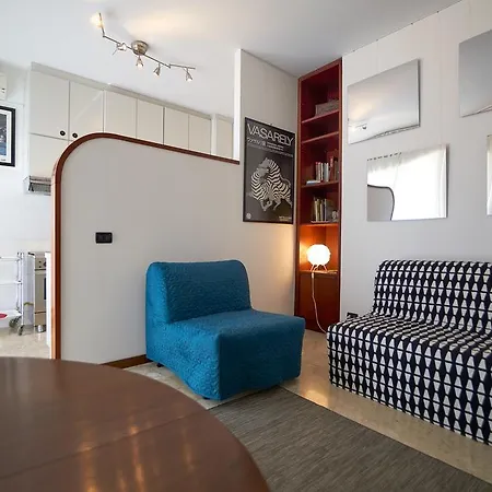 An Artist's Place Apartment *