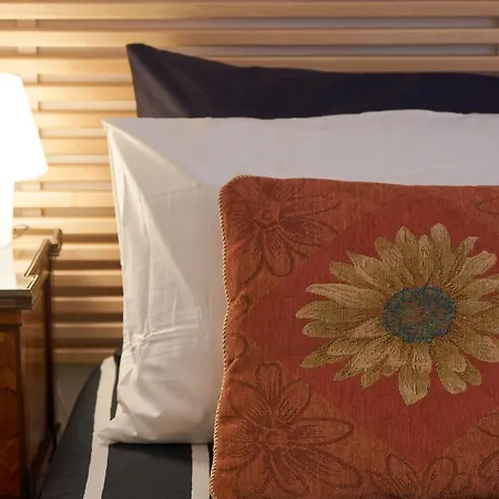 An Artist's Place Apartment *