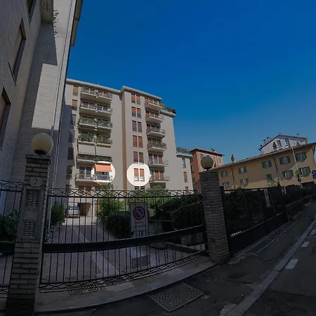 An Artist's Place * Como