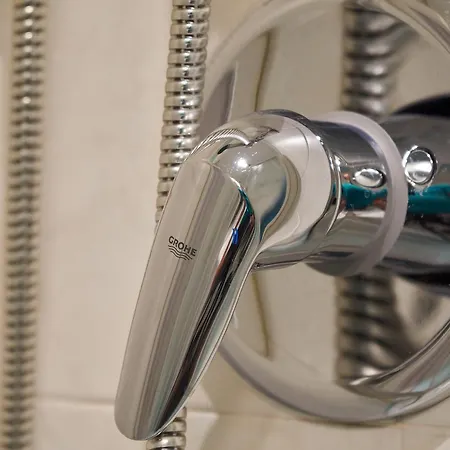 An Artist's Place アパート コモ