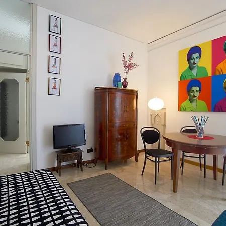 An Artist's Place Como